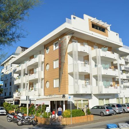 Hotel Record Riccione Buitenkant foto