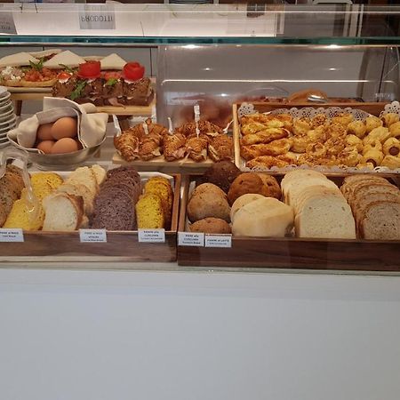 Hotel Record Riccione Buitenkant foto
