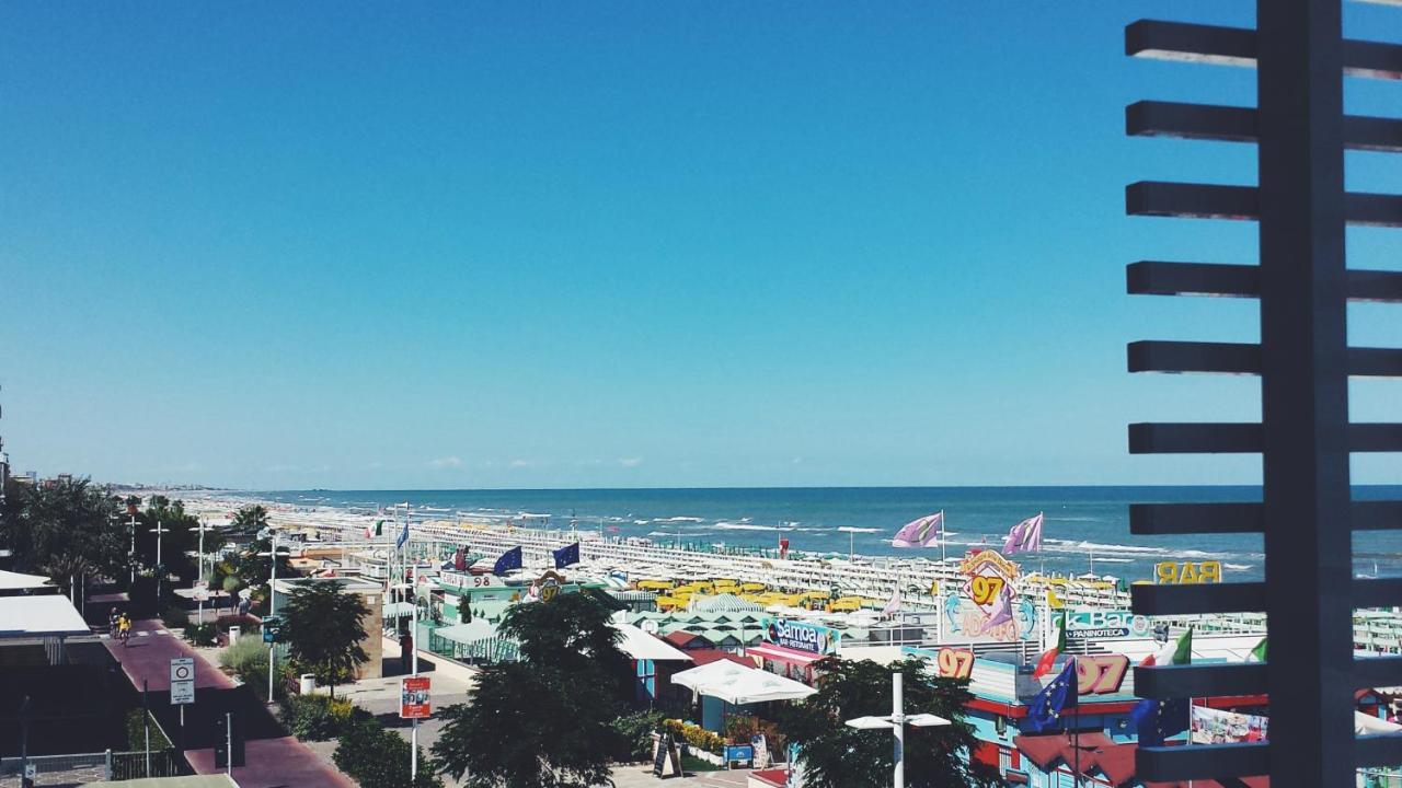 Hotel Record Riccione Buitenkant foto
