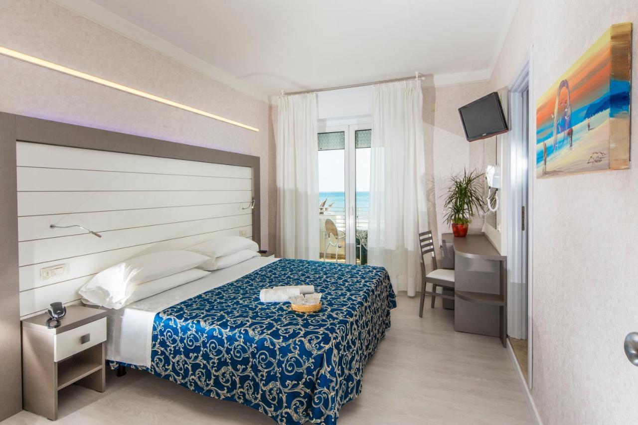 Hotel Record Riccione Buitenkant foto