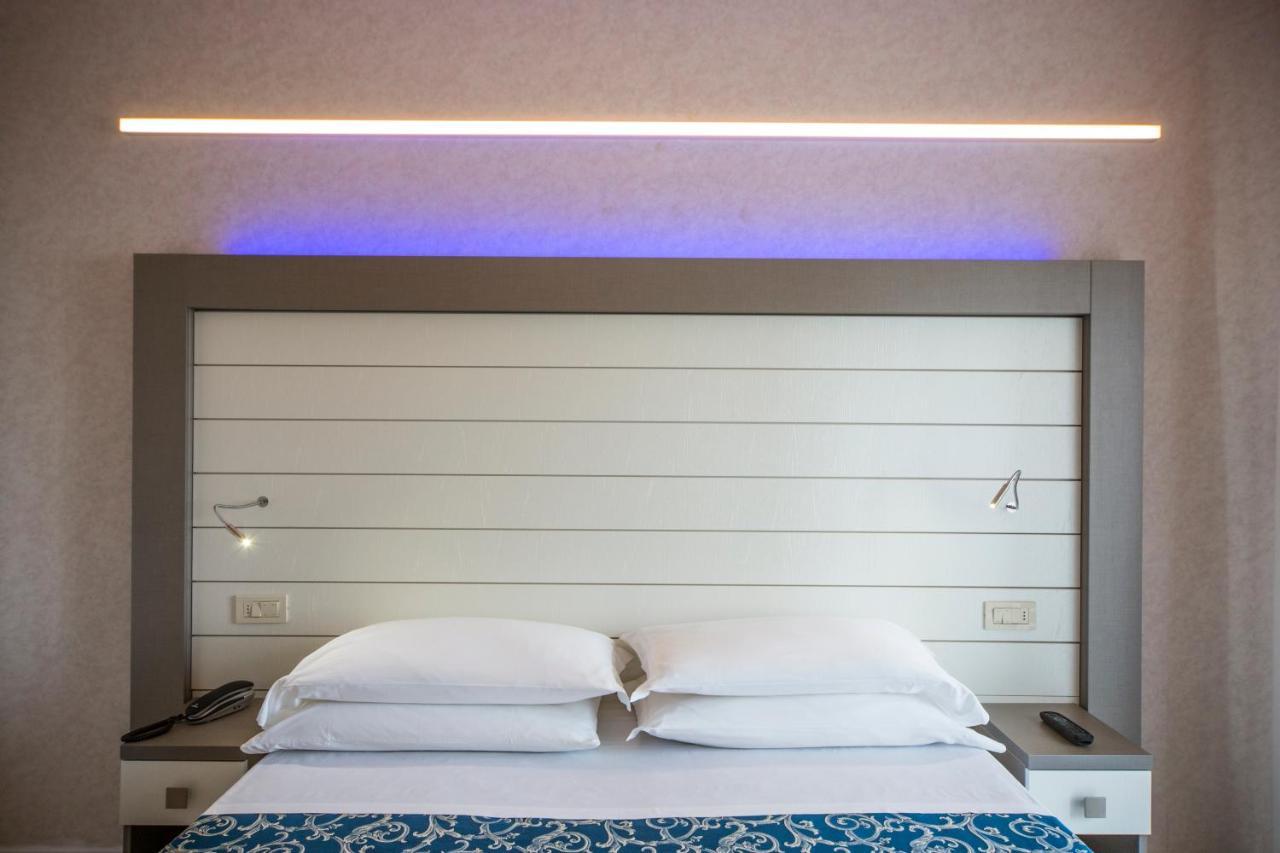 Hotel Record Riccione Buitenkant foto