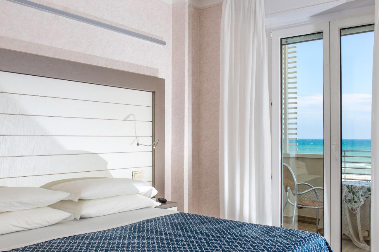 Hotel Record Riccione Buitenkant foto