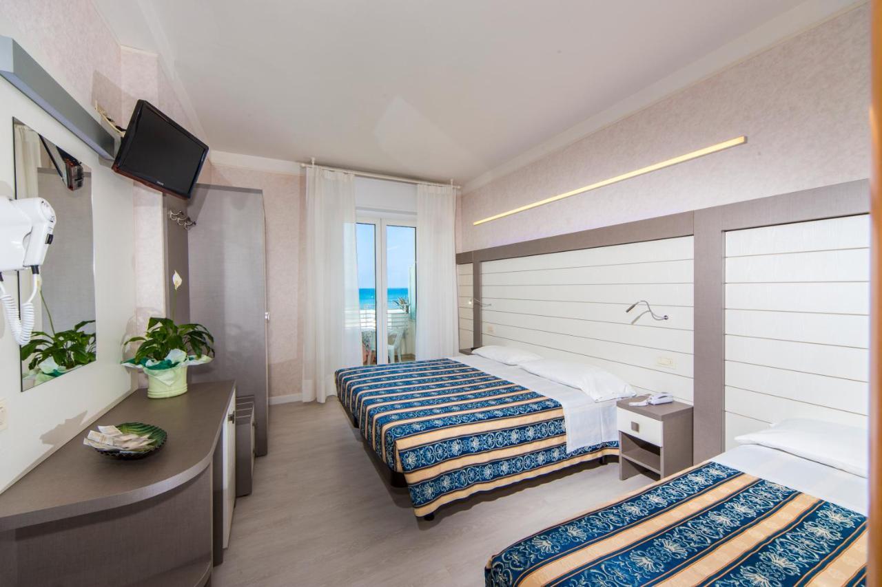 Hotel Record Riccione Buitenkant foto