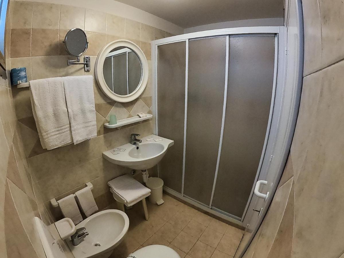 Hotel Record Riccione Buitenkant foto