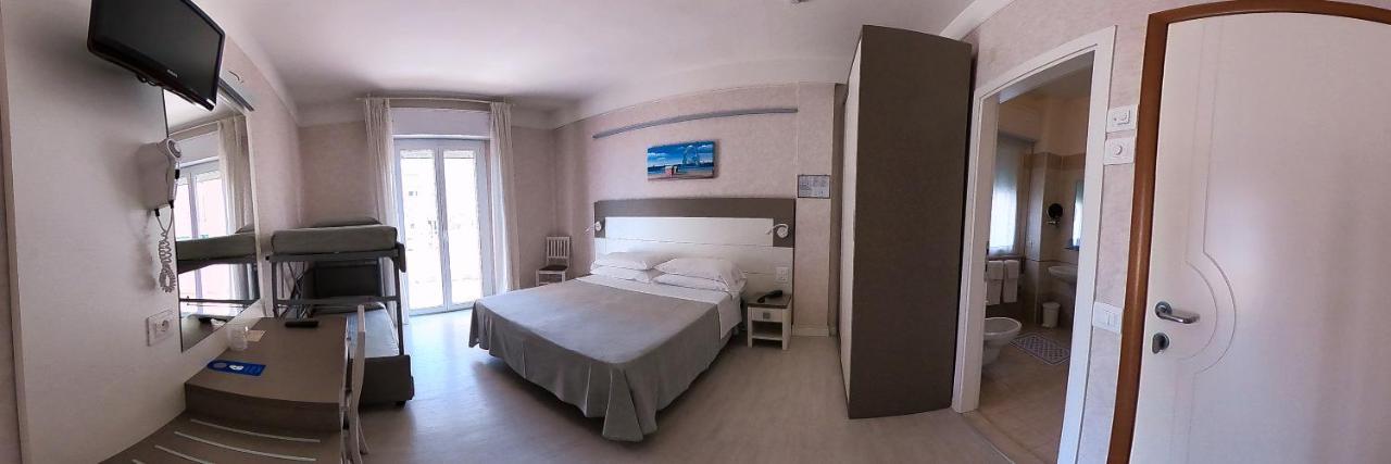Hotel Record Riccione Buitenkant foto