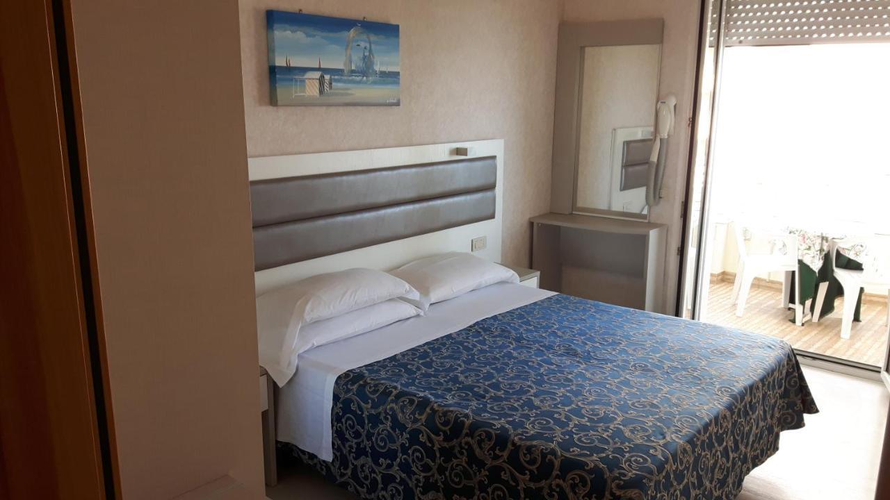 Hotel Record Riccione Buitenkant foto