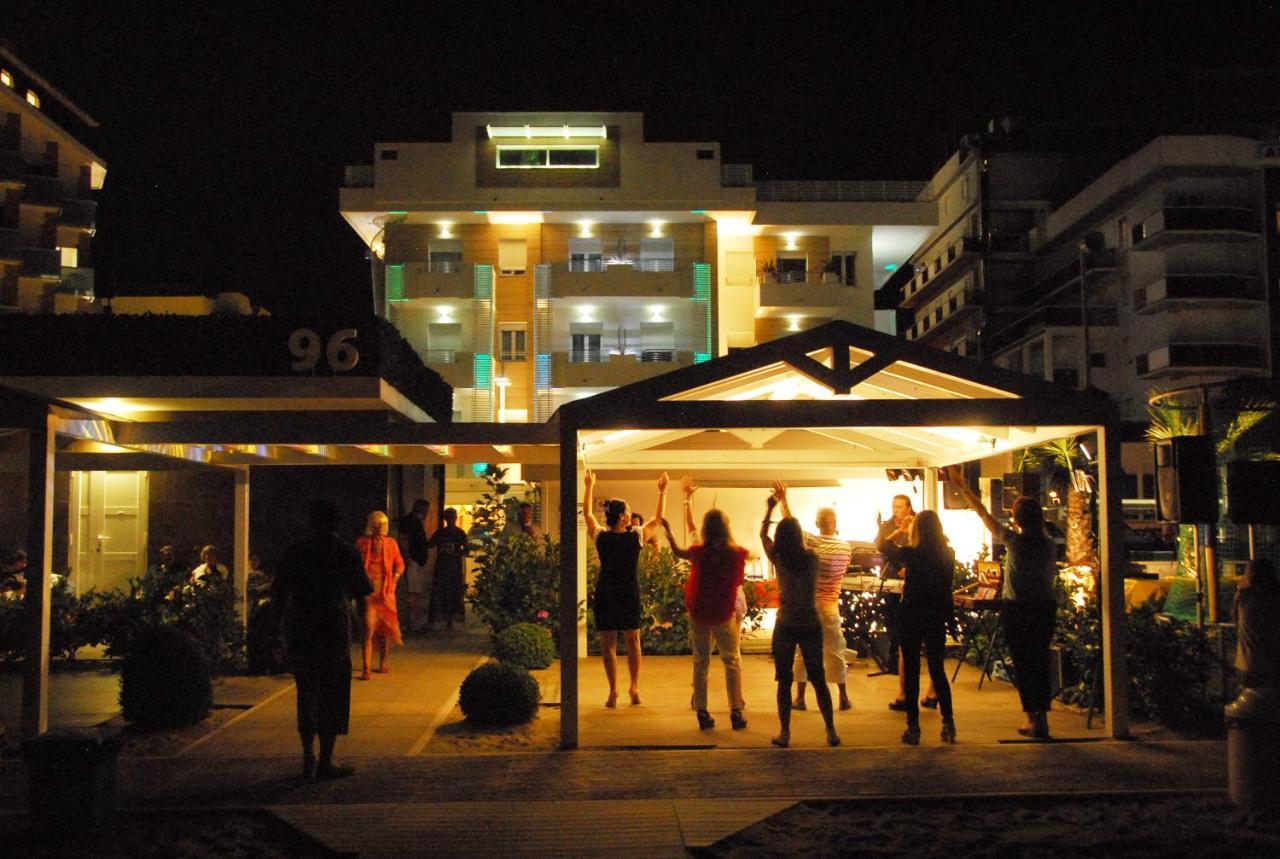 Hotel Record Riccione Buitenkant foto