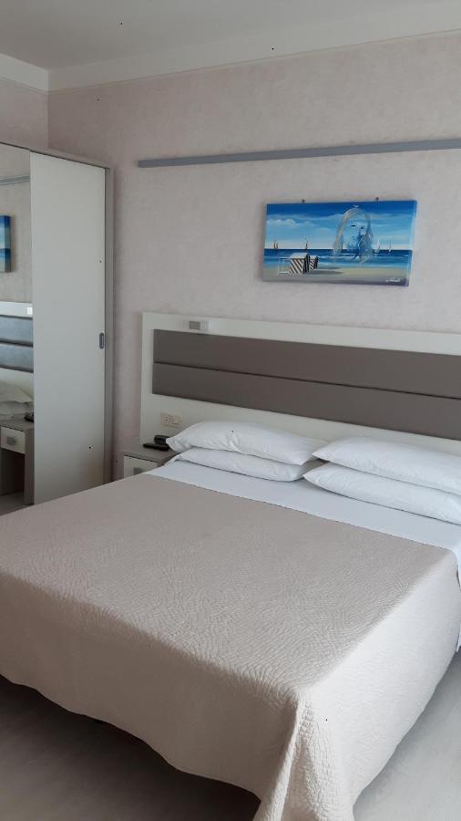 Hotel Record Riccione Buitenkant foto